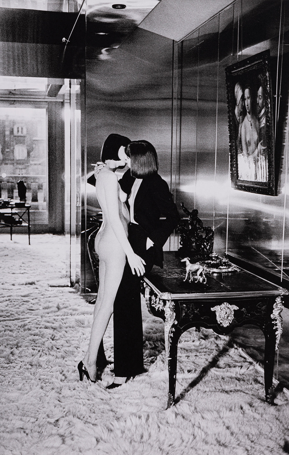 Helmut Newton ( 1920-2004) Australia's risque photographer-Single Owner Collection Goes to Auction