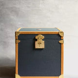 The "Henri" sea-trunk by Henry de Freycinet